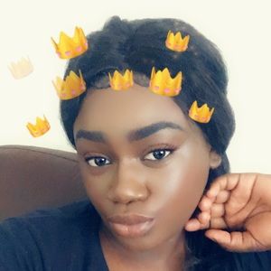 Meet your Posher, Monique